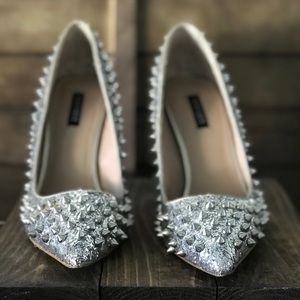 Shoemint - Zoe - Silver Glitter Studded Pump